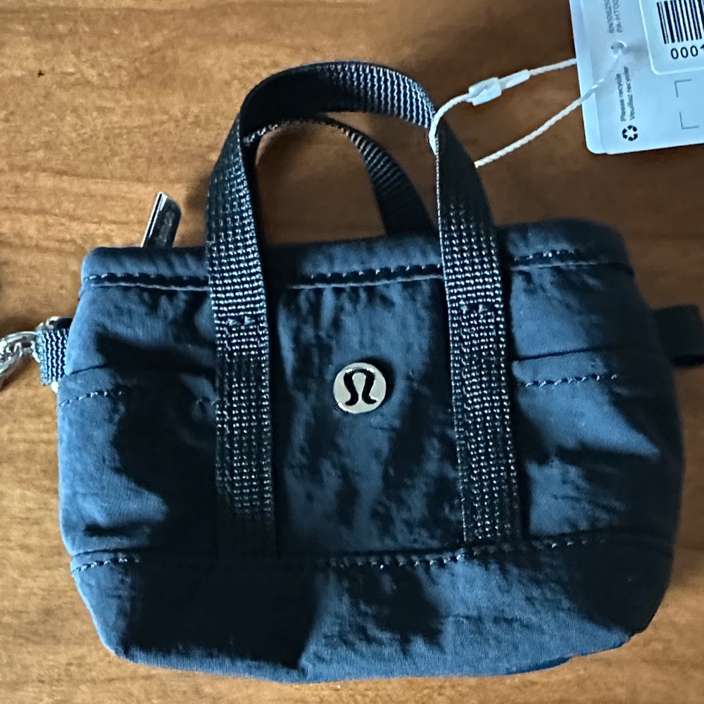 lululemon athletica Black Mini Tote Keychain Pouch - Picture 3 of 8